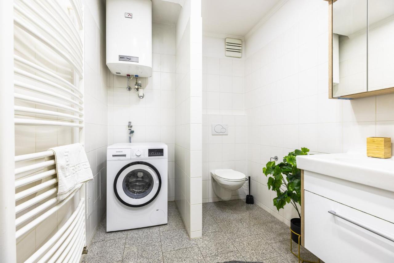Live Centrally In A Spacious And Modern In Apartamento Viena